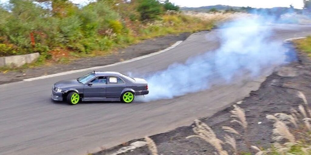 Iconic Toyota Chaser Racing and Drift Moments